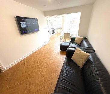 8 Bed Terraced House, Kenmare Road, L15 - Photo 2