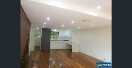 Freshly Painted, Executive Style Townhouse in Prime Parramatta Location - Photo 5