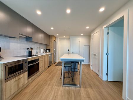 Furnished 1 Bdrm at Aqua - Photo 2