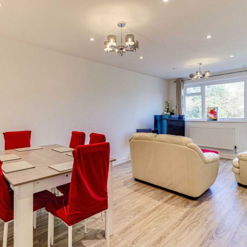 Darlaston Road, SW19, London - Photo 1