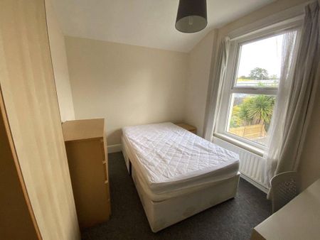 5 bedroom terraced house to rent - Photo 4