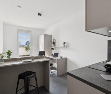 Modern, furnished apartment with fitted kitchen and balcony. - Foto 1