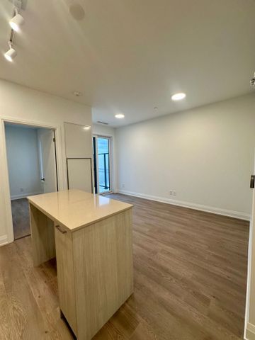 For Lease - 3250 Carding Mill Trail Unit# 501, Oakville, Ontario - Photo 2