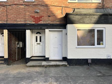 1 bedroom ground floor flat to rent - Photo 5