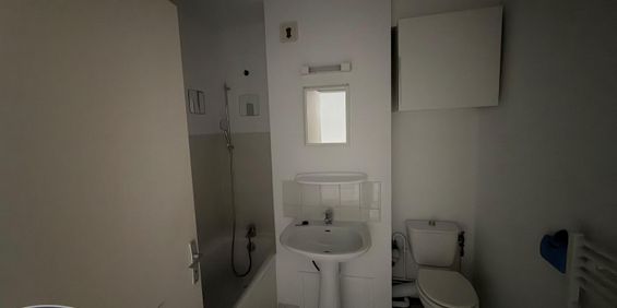 Location Appartement 1 pièce 33m² LILLE 59000 - Photo 3