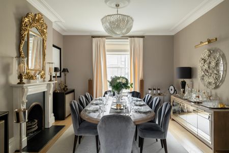 Palace Gate - Photo 5