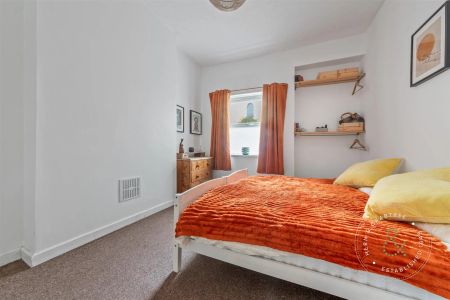 1 Bedroom Flat - Photo 5