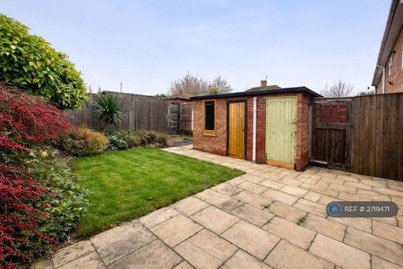 3 bedroom terraced house to rent - Photo 5