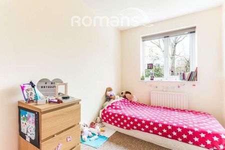 Bell House Gardens, Wokingham, RG41 - Photo 3