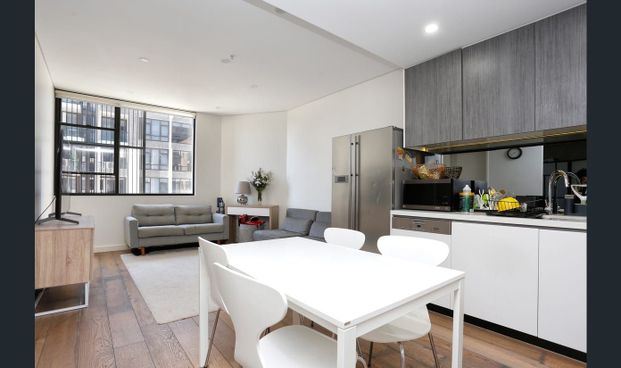 Modern 1-Bedroom Apartment for Rent in Waterloo - Photo 1