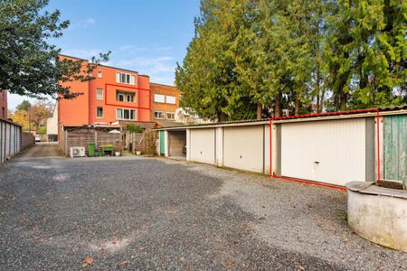 MARIABURG: Volledig gerenoveerd appartement met garagebox en veel bergruimte. - Foto 2