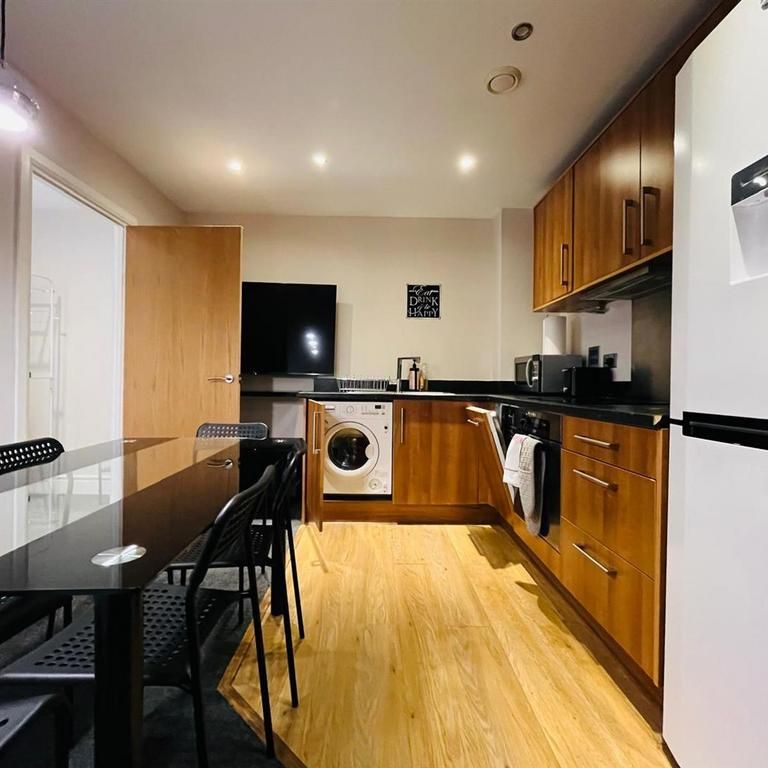 3 bedroom apartment to rent - Photo 1