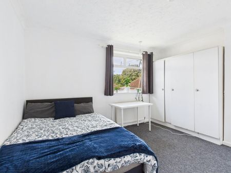 5 bedroom semi-detached house to rent - Photo 3