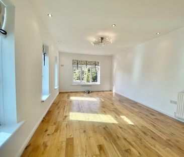 Midanbury Lane, Southampton - Photo 4