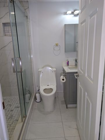 For Lease - 22 Chippingwood Manor Unit# Basement, Aurora, Ontario - Photo 4