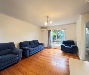 Comfortable Townhouse in a Prime Hughesdale Location – Close to Cha... - Photo 1