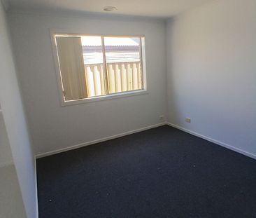 New carpet, New paint, just like new all the way through - Photo 3