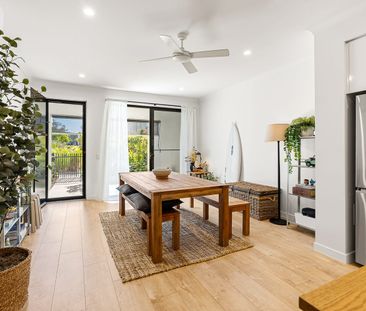 Premium Townhouse Living with Private Garden Courtyard - Photo 5