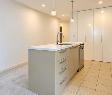 Spacious Ground Floor Lux Living with a Private Outdoor Terrace - Photo 6