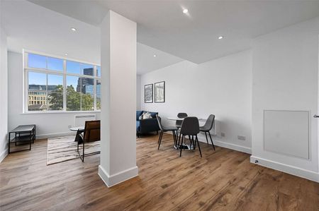 West Smithfield, London, EC1A 9HZ - Photo 5