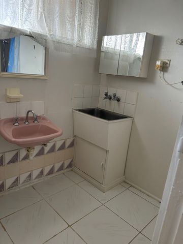 Affordable Living ! - Photo 2