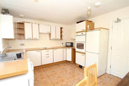 House of multiple occupation to rent - Photo 3