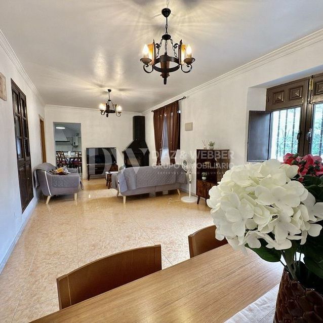 Alquiler de chalet adosado en Viñuela - Photo 1