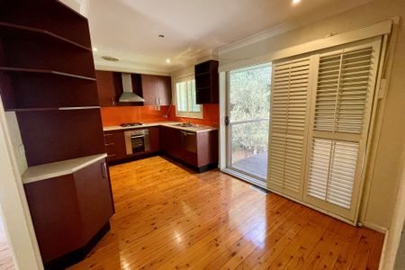 25 East View Avenue, Leura. - Photo 5