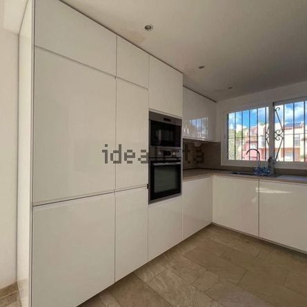 Alquiler de chalet adosado en Condes De Iza s/n - Photo 1