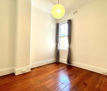 Charming 2 Storey Terrace in the Heart of Newtown - Photo 3