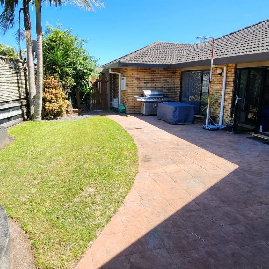 8 Frank Frethey Place, Highlands Park, New Plymouth - Photo 1