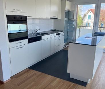 Living in a central location - Photo 6