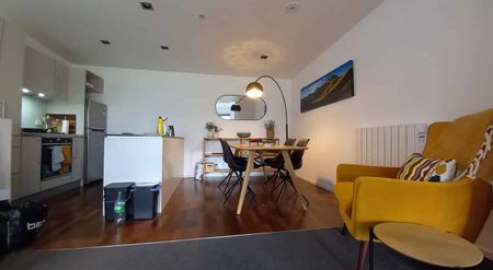Comfortable Fully Furnished Apartment - Photo 2