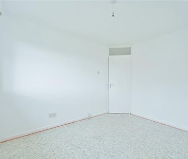 2 bedroom maisonette to rent - Photo 5