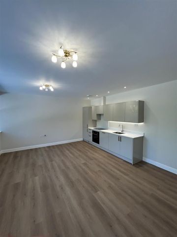 Wycombe Lane, Wooburn Green HP10, London - Photo 2