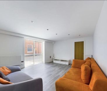 Room in a Shared Flat, Heritage Court, B18 - Photo 6