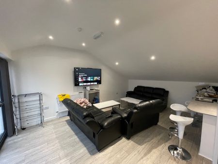 1 Bed Student Accommodation - Photo 4