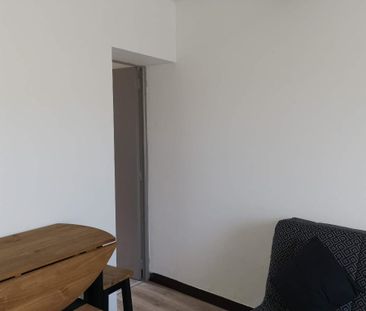 Location Appartement 1 pièce 20m² L ISLE SUR LA SORGUE 84800 - Photo 2