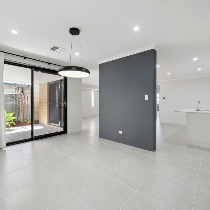 16 Quartz Road, Treeby WA 6164 - Photo 1