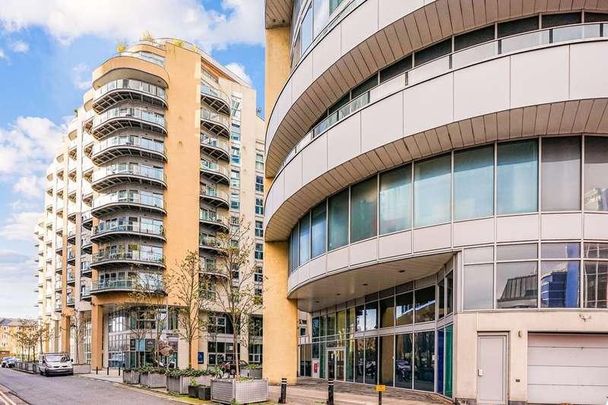 Altura Tower, Bridges Wharf, SW11 - Photo 1