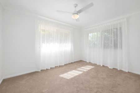 Comfortable Family Living in the Heart of Tarragindi - Photo 4