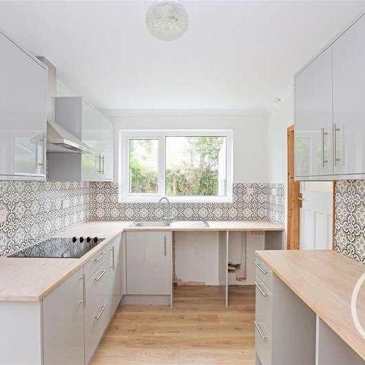High Street, Kessingland, NR33 - Photo 1
