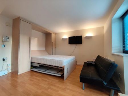 Studio to rent - Photo 2