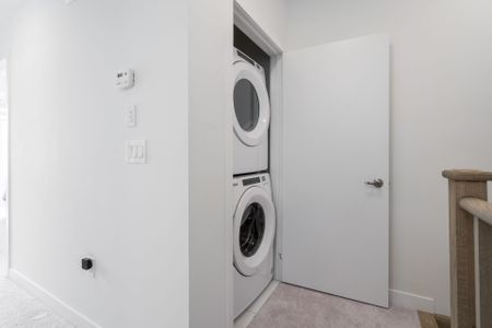 For Lease - 3425 Ridgeway Drive Unit# 11, Mississauga, Ontario - Photo 3