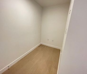 Azure Tower Luxury Condo in the Heart of Edmonds - Photo 5