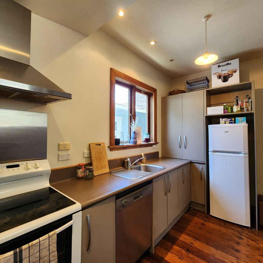 Welcome to 76 Glenmore Street! - Photo 1