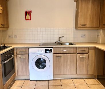 2 bedroom flat to rent - Photo 3