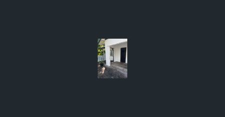 Quaint cottage nestled in Bushland - Photo 3