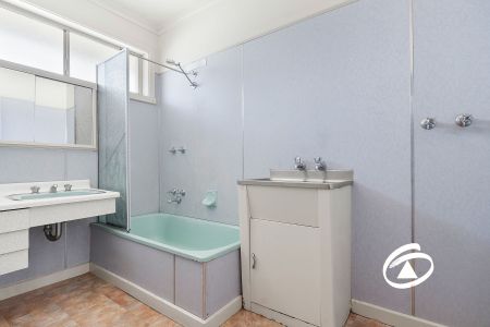 COSY AND CONVENIENT - Photo 5