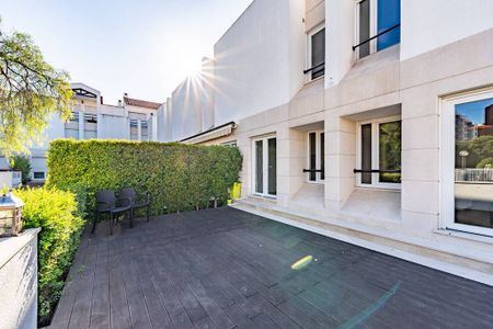 Luxury Detached House for rent in Lisbon, Portugal - Photo 4